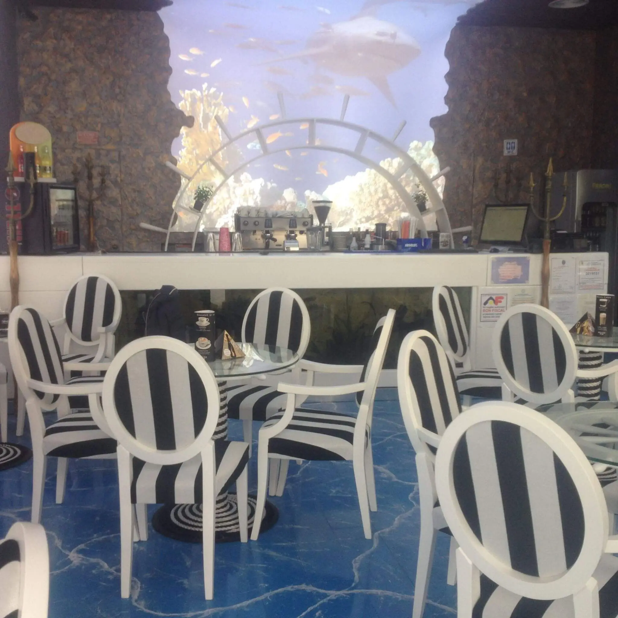 Atlantis-Caffee-Oradea-Design-Interior-Designer-Florin-Ignat-canapele-Candelabre-lampadare-Signa-Design-Solutions-Oradea-club-design-mobilier-restaurant-dotari-hotel-20